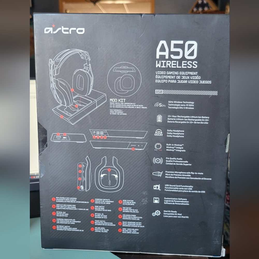 Astro A50 Wireless Gaming Headphones - Picture 2 of 4